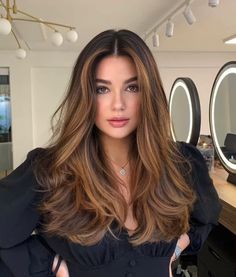 Como ter cabelos fortes e saudáveis? Clica na foto Dark To Light Hair, Caramel Blonde Hair Color, Hair Colour For Green Eyes, Caramel Blonde Hair, Warm Brown Hair, Blonde Hair Colors, Bright Blonde Hair, Dry Hair Care