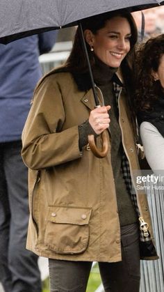 Barbour Coat Women Outfit, Countryside Style Outfits, Kate Middleton Barbour, Barbour Style Women Outfit, Barbour Jacket Aesthetic, Sloane Ranger Aesthetic, Barbour Coat Outfit, Sloan Ranger Style, Barbour Women Outfit