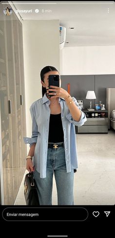 Women’s Blue Shirt Outfit, Blue Shirt Outfits Women Aesthetic, Outfits Con Jeans Azules, Ootd Work Offices, Outfits Con Sobrecamisa, Outfits Camisa Azul, Breakfast Date Outfit, Casual Outfits Work