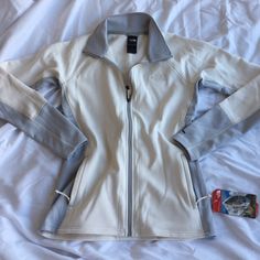 Streamline Fitted Beige Zip Up Jacket. Brand New Never Worn With Tags Still Attached. Zip Up Jacket, Cute Bios, North Face Coat, Fall Fit, North Face Jacket, Cool Fits, Swaggy Outfits, Kpop Fashion Outfits, Cute Everyday Outfits