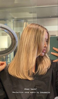 Long Layers Haircut Short Length, Soft Perimeter Haircut, Straight Haircut With Face Framing, Blonde Long Bob Straight, Blonde Layers Straight, Unlayered Hair, Face Framing Pieces Straight Hair, Medium Length Straight Blonde Hair, Mid Length Haircut Blonde