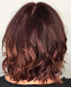 20 Magical Mahogany Hair Color Ideas Mocha Red Brown Hair, Hair Color For Warm Skin Tones, Short Hair Model, Plum Hair, Strawberry Blonde Hair Color