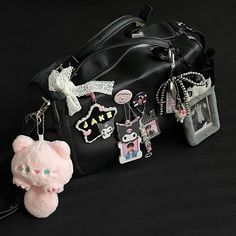 vivi (@bobpultwt) on X Accessorize Bags, Vauxhall Insignia, Instagram Feed Ideas, Bag Charms, Diy Charms, Cute Bags, Pretty And Cute, Cool Items, Tote Backpack