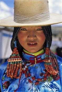 Tibet Eric Lafforgue, Steve Mccurry, We Are The World, World Cultures, People Of The World, People Around The World, Ethnic Fashion, Tibet, First World