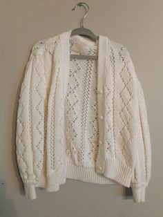 Good vintage condition  Minor flaws  Fabric is acrylic  4-5Y White Sweater Button Up, Vintage Knitted Spring Cardigan, White Vintage Knitted Cardigan, Vintage Knitted Sweater For Spring, White Cardigan Outfit, Vintage Knit Cardigan, White Crochet Cardigan, Teacher Wardrobe, Cream Cardigan