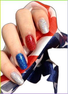 Diy Valentine's Nails, Pink Nail Colors, Fourth Of July Nails, Romantic Nails, Heart Nail Art, Glamorous Nails, Gel Press, July Nails, Nails Gel