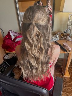 Homecoming Hair Inspo Half Up Half Down, Hairstyles For Choir Concerts, Crimped Hairstyles Half Up Half Down, Cheer Half Up Half Down, Half Up Half Down Hair Cheer, Cheer Half Up Half Down Hair, Half Up Half Down Cheer Hair, Half Up Half Down Curled, Half Up Half Down Simple