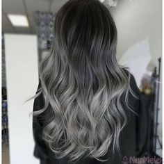 2020’nin 25 Popüler Ombre Modeli Grey Balayage, Silver Ombre Hair, Dark Ombre Hair, Grey Ombre Hair, Easy Updo, Blonde Hair Extensions, Silver Hair Color, Brazilian Straight Hair, Hair Ombre