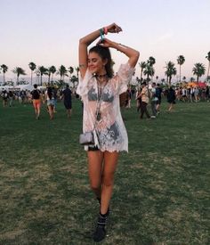 Outstanding Boho Chic Women's Coachella Festival Outfit No 26 Governors Ball, Hippie Mode, Festival Inspo, Outfits Indian