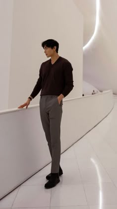 Mock Neck Top Outfit Men, Korean Business Casual Men, Korean Men Summer Fashion, Korea Men Outfit, Men Smart Casual Outfit Summer, Mens Fall Outfits, Turtleneck Fashion, Mens Work Outfits, Asian Men Fashion