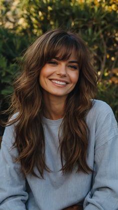 Light Brown To Dark Brown Balayage, Call Brown Hair, Dark Brown Golden Highlights, Light Brown Hair With Dark Brown Balayage, Chestnut Brown Hair With Bangs, Blonde Chestnut Hair, Fall Chocolate Brown Hair, Blonde Balayage 2024 Trends, Chocolate Brown Hair With Brown Highlights