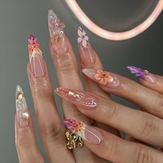 3d Flower Nails Stiletto, White French Tip Nails With Design Summer, Summer Theme Nails, Spring Themed Nails, Feminine Nail Designs, Floral Nails Designs, Feminine Nails, Nessa Nails, Nails Aesthetics