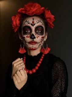 Red Sugar Skull Makeup, Simple Catrina Makeup, Mexican Halloween Costume, Mexican Makeup, Catrina Costume, Neon Unicorn, Catrina Makeup, Beautiful Halloween Makeup, Halloween Hair Accessories