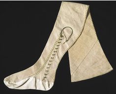 Inspiration for DIY Linen or Burlap Christmas Stockings:  Men's Linen Hose Embroidered with Silk, circa 1670 via Helen Uffner Vintage Clothing. 17th Century Clothing, 17th Century Fashion, Garter Stockings, Period Outfit, Century Clothing, Mens Linen, Antique Clothing, Vintage Glam