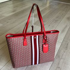 New In Tag Tory Burch Gemini Link Canvas Tote Dutch Red Tory Burch Red Bag, Leather Laptop Tote Bag, Tory Burch Robinson Tote, Tory Burch Ella Tote, Leather Laptop Tote, Tori Burch, Ella Tote, Tory Burch Flip Flops, Pink Tote Bag