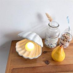 Portable Pearl in Shell Night Light - MaviGadget Ceramic Shell, Shell Lamp, Mood Lamps, Beach Theme Bathroom, Lampe Decoration, Mini Lamp, Hot Gifts, Bedside Lighting, Clam Shell