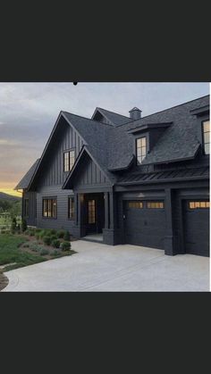 Black Barndo, Dark House Exterior, Grey Brick Houses, Painting Ceiling, Ranch House Exterior, Black Houses, Gray House