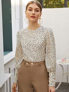 Classy Women Quotes, Kate Middleton Style Outfits, Cotton Shirts Women, Hot Blouse, Looks Pinterest, Bollywood Outfits, Dalmatian Print, Fancy Dress Design