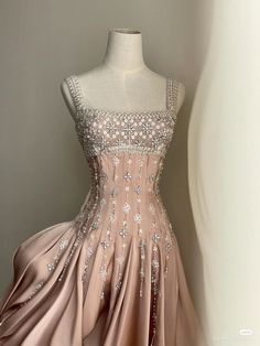 Blue Diamond Dress, Unique Gowns, Vintage Runway Fashion, Chic Prom Dresses, Spring Formal, Mode Chanel, فستان سهرة