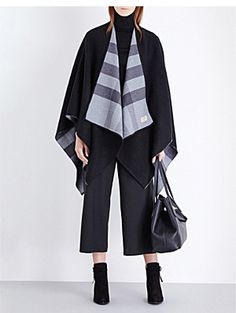 BURBERRY Check reversible wool cape Cold Wear, Christopher Bailey, Lady Grey, British Fashion, Winter Fashion Outfits, Winter Wardrobe, Reign