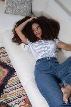 Librarian Chic, Afro Wig, People Drawing, Blogger Outfits, 90s Fashion Outfits, Curly Afro, Casual Clothes, Curvy Outfits, Curly Hairstyles