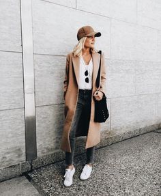 Camel Coat Outfit, Fall Fashion Coats, Mode Shoes, Mode Tips, Style Casual Chic, Summer Fashions, Blazer Outfit, Looks Street Style