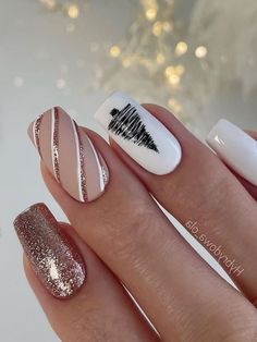 If you prefer a more understated look, minimalist Christmas nails with glitter can give you that subtle holiday sparkle. Minimalist designs focus on clean lines and simple accents, allowing the glitter to be the star of the show.  A popular minimalist idea is to paint your nails with a nude or light base color, then add a single glitter stripe across the middle or tip. This creates a classy, festive look without going overboard. Another option is to apply glitter to just one or two nails for an Cute Christmas Tree Nail Designs, Cute Neutral Christmas Nails, Black Christmas Tree Nails, Neutral Nails For Christmas, Christmas Tree Acrylic Nails, White Christmas Tree Nail Art, Christmas/new Years Nail Designs, Christmas Tree Nails 2023, Light Holiday Nails