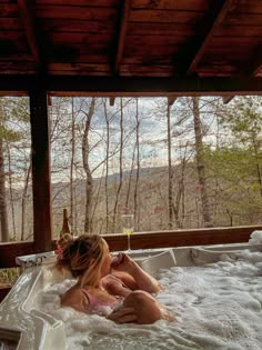 Mountain Hot Tub Pictures, Cozy Cabin Aesthetic Couple, Hot Tub Mountains, Hot Tub Mountain View, Lake House In The Mountains, Family Cabin Activities, Getaway Cabin Aesthetic, Couples Camping Ideas, Hot Tub Vibes