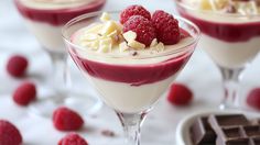 Raspberry White Chocolate Martini Recipe - Luscious Recipes White Chocolate Raspberry Russian Drink, Raspberry White Chocolate Martini, White Chocolate Raspberry Martini, Raspberry Chocolate Martini, White Chocolate Raspberry Russian, White Chocolate Martini Recipe, Chocolate Raspberry Martini, Raspberry Martini, White Chocolate Martini