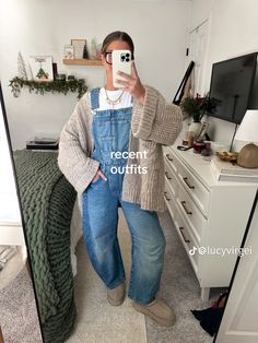 Babysitting Outfit Winter, Winter Utah Outfits, Travel Winter Outfits, Montana Fits, Cute Comfy Winter Outfits, Social Worker Outfits, Academia Aesthetic Fashion, Winter To Spring Outfits, Dark Academia Aesthetic Fashion