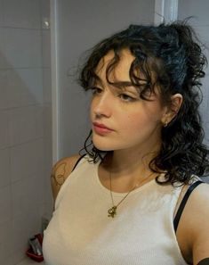 27 BEST SHORT CURLY HAIR WITH BANGS TO TRY THIS YEAR - julsweek Short Curly Haircuts Aesthetic, Curly Hair Anime Boy, Short Curly Hair With Bangs Hairstyles, Curly Hair Bob With Bangs, Short Curly Side Part, Curly Hair Anime, Short Curly Hair With Bangs, Short Wavy Curly Hair, Natural Curly Hair Cuts