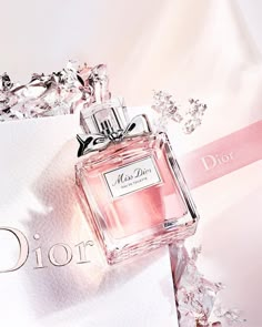 Christian Dior Jadore, Perfume Dior, Guerlain Makeup, Creative Advertising Photography, Bridal Wardrobe, Wedding Makeup Tutorial, Musk Perfume