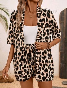 Moda Kimono, Kimono Style Tops, Mode Kimono, Leopard Pants, Vintage Leopard, Rose Shirts, Short Kimono, Print Kimonos, Shorts Casual