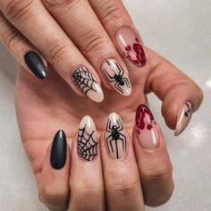 Spidey Nails, Nagellack Trends, Short Fake Nails, Spider Webs, Halloween Nail Designs, Halloween Nail, Halloween Nail Art