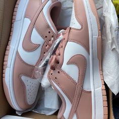 Like New Womens 5 Nike Shoes Women Fashion, Trendy Shoes Sneakers, Nike Shoes Girls, Pretty Shoes Sneakers, All Nike Shoes, Cute Nike Shoes, Pink Nike, Hype Shoes, Girly Shoes