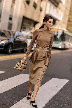 Beige Outfit, Fashion Clothes, Clothing Items, Trench Coat, Cool Outfits, Fashion Week, Romance, Street Style, Fashion Outfits