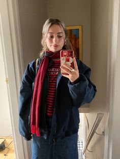 Cool Vibe Outfits, Scarf Fit Aesthetic, Chunky Scarf Fit, Cute Downtown Outfits, Outfits With Oxford Shoes, Scarf Outfit Aesthetic, Fall Scarf Outfit, Gorpcore Scarf, Maximalist Scarf