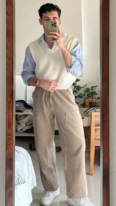 Cute Formal Outfits Men, High Neck Tshirt Men Outfit, Men’s Slacks Outfit, Chemist Outfits, Soft Outfits Men, Museum Outfit Men, Outfits Aesthetic Hombre, Blue Pants Outfit Men, Pants Outfit Men