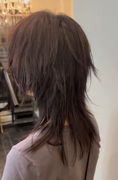 Alternative Medium Length Haircut, Medium Length Emo Hair, Messy Haircut Medium, Jellyfish Haircut Straight Hair, Mullet Long Hair Women, Punk Hair Long, Long Spiky Hair, Wolf Tail Haircut, No Style Haircut