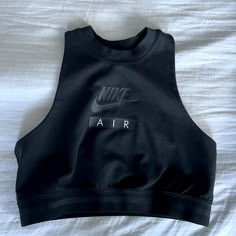 Brand New. Never Worn Fits True To Size No Padding Or Support Basketball Workout Clothes, Nike Clothes Women, Nike Tops Women, Nike Women Outfits, Sports Tank Tops, Gymwear Outfits, Cute Nike Outfits, Sports Crop Tops, Tops Nike