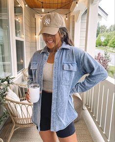 Cute Simple Travel Outfits, Late Summer 2023 Outfits, 30 Yr Old Mom Fashion, Style In Your 30s Summer, How To Dress 28 Years Old, Summer Outfits With Leather Pants, Beach Outfit Cold Weather Springtime, Early 20s Outfits Summer, Dressy Vacation Outfits Summer