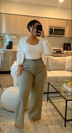 Plus Classy Outfits, Casino Worker Outfit, Curvy Modest Outfits, Pink Business Casual Outfits, Corporate Attire Women Plus Size, Modest Plus Size Outfits, Plus Size Old Money Style, Female Gaze Outfits, Plus Size Outfits Black Women