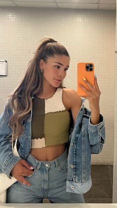 Daily Makeup, Curled Hairstyles, Cute Casual Outfits, Casual Outfits, Top Outfits, Crop Tops, Instagram Photo, Hair, Women's Top