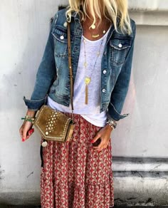 Stile Hippie Chic, Winter Homewear, Casual Chic Denim, Look Boho Chic, Skirt Diy, Boho Mode, Mode Hippie, Homewear Fashion, Boho Fashion Bohemian