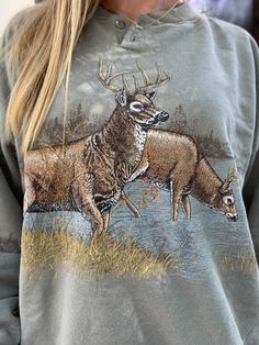 Vintage Washed Sweatshirt For Winter, Hunting Outfit, Vintage Hunting Clothes, Deer Sweater, Vintage Outdoor Winter Sweatshirt, Vintage Winter Hunting Outerwear, Winter Outfits Aesthetic, Casual Country Outfits, Southern Outfits