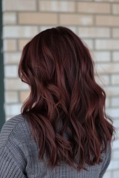 Dark Red Hair With Brown, Redish Brown Hair, Brown Hair Halloween Costumes, Reddish Brown Hair Color, Dark Auburn Hair Color, Red Hairstyle, Beer For Hair, Brown Hair Color Shades, Red Hair Trends