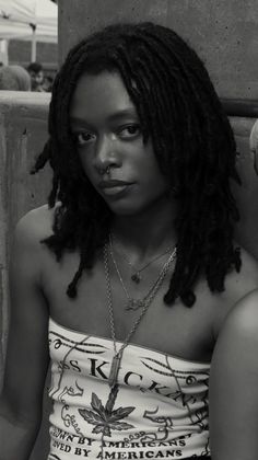 ariel ✩ Twist Mullet, Models With Locs, Free Form Locs Women, Locs Black Women Natural Hair, Women With Dreads, Locs Hair Styles, Starter Loc Styles, Loc Bangs, Layered Locs