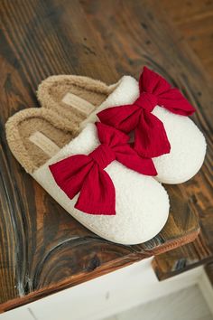 Slipper Aesthetic, Bow Slippers, Ginger Bread House Diy, Valentine Fashion, Bow Aesthetic, Gingerbread Diy, Fall Style Guide, Boo Basket, Bow Shop