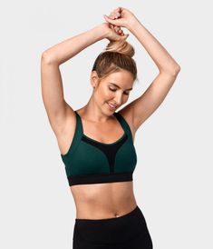 Manduka | Infinity Bra in Jade | 87% Recycled Polyester, 13% Elastane, GRS-Certified Partner Yoga Poses, Cool Calm And Collected, Yoga Bra Tops, Stylish Bra, Partner Yoga, Cute Workout Outfits, Perfect Partner, Yoga Bra, Women's Sports