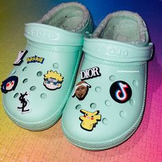 &1.50-$2 Green Crocs With Jibbitz, Crocs Lisa Frank, Crocs Spongebob, Disney Crocs Jibbitz, Crocs Slippers